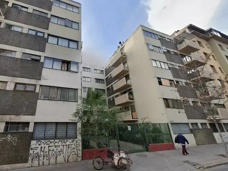 Departamento en venta en Santiago Centro — Departamento Clásico Agustinas / Barrio Cívico / Metro Moneda