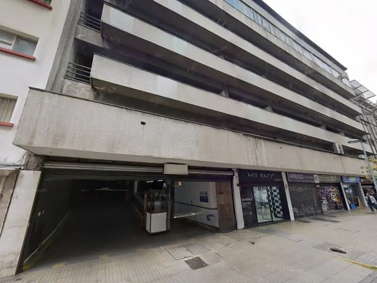 Estacionamiento en arriendo en Santiago Centro — Miraflores / Merced / Bellas Artes