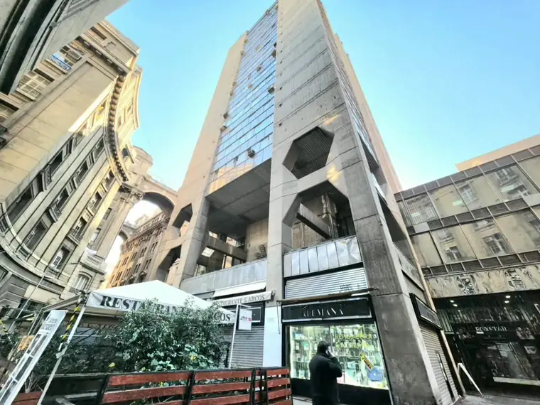 Departamento en venta en Santiago Centro — Pasaje Phillips / Metro Plaza De Armas / Barrio Historico