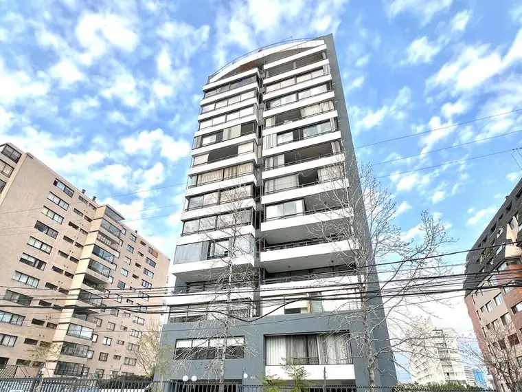 Departamento en arriendo en Las Condes — Robinson Crusoe / Rotona Atenas / Av Colon
