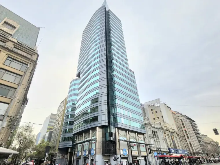 Oficina en arriendo en Santiago Centro — San Antonio / Alameda / Metro Santa Lucia y U De Chile