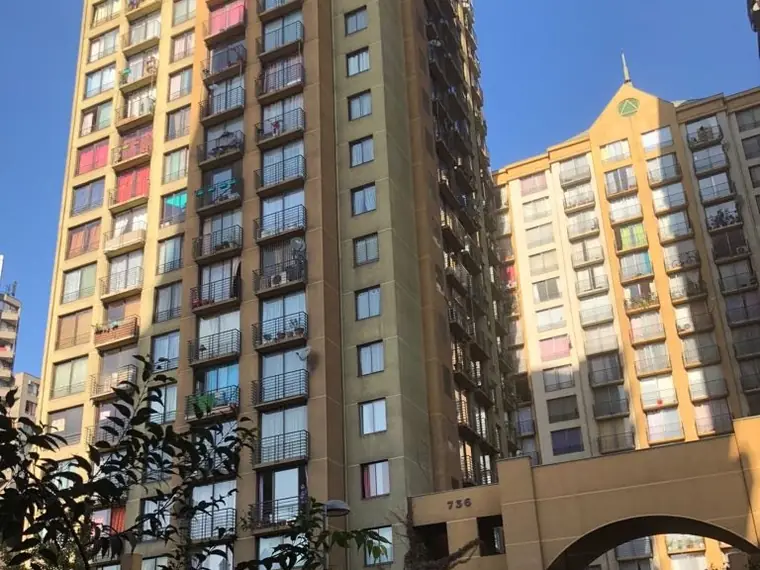Departamento en venta en Santiago Centro — Santo Domingo / Bellas Artes / Parque Forestal – 1 Dorm + 1 Baño + 1 Est