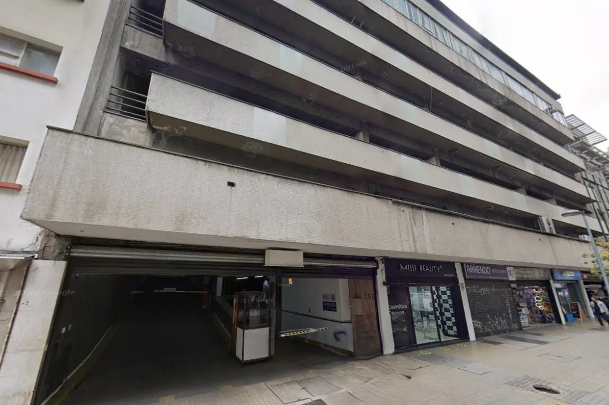 Estacionamiento en arriendo en Santiago Centro — Miraflores / Merced / Bellas Artes
