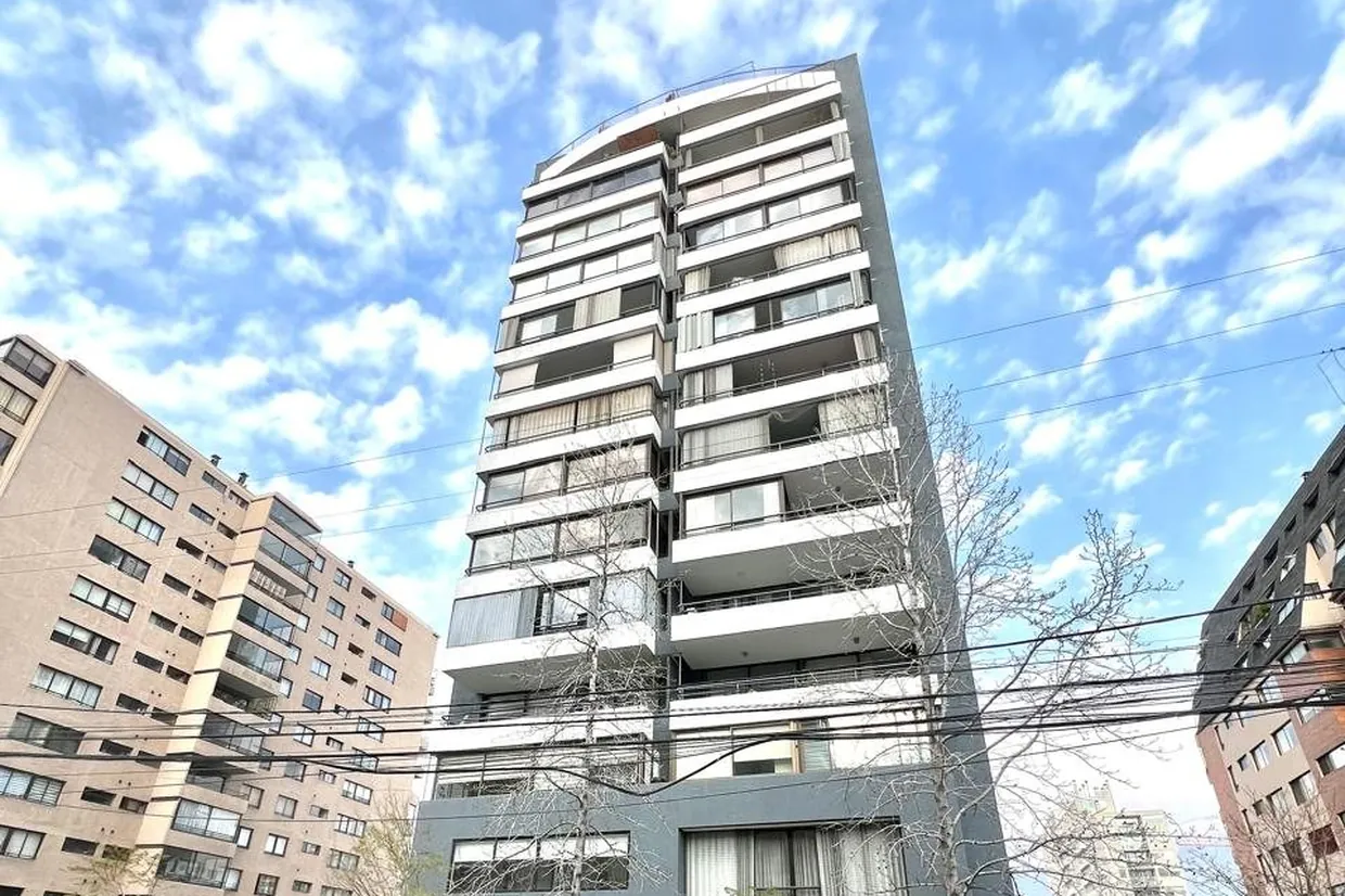 Departamento en arriendo en Las Condes — Robinson Crusoe / Rotona Atenas / Av Colon