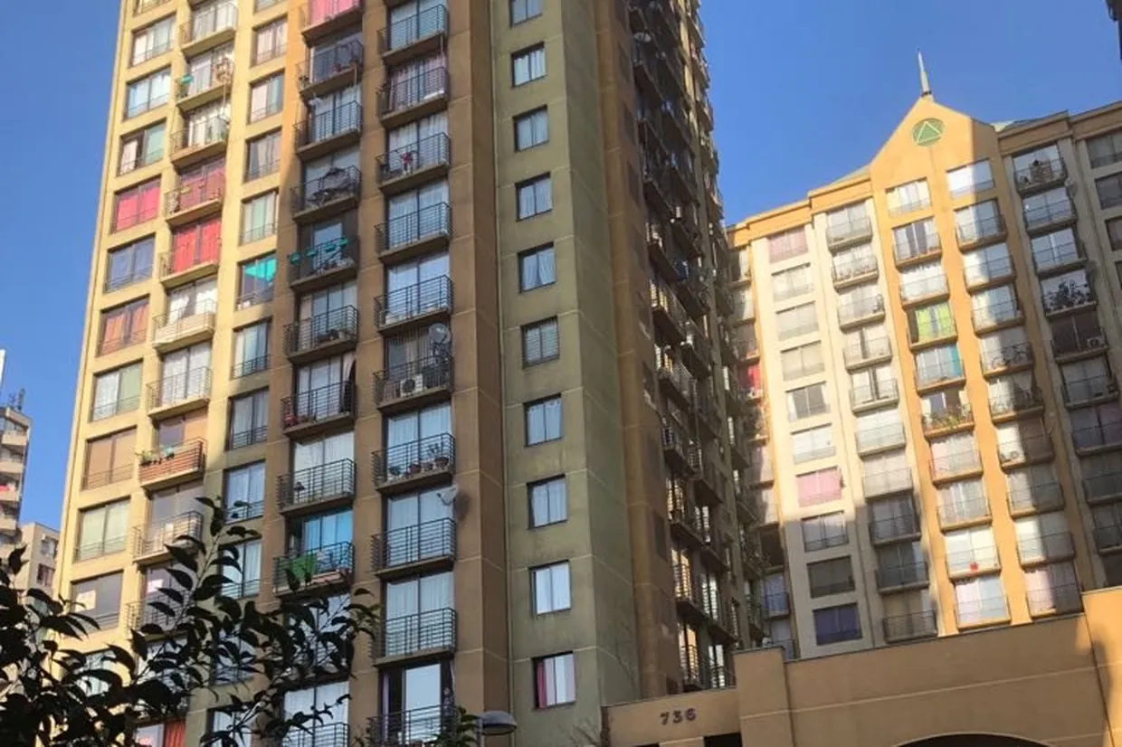 Departamento en venta en Santiago Centro — Santo Domingo / Bellas Artes / Parque Forestal – 1 Dorm + 1 Baño + 1 Est